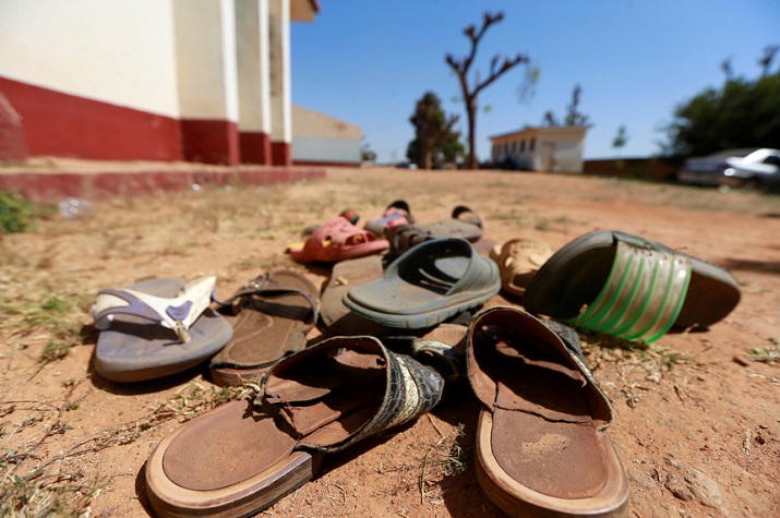 Atacantes raptam mais de 300 raparigas de uma escola na Nigéria