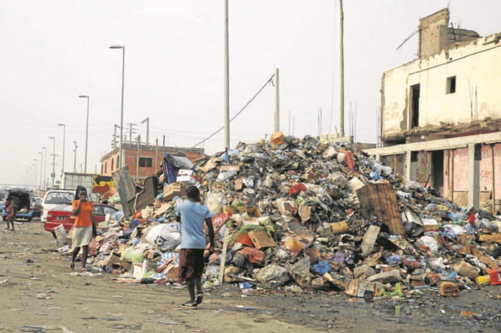 Efectivos das Forças Armadas e 12 empresas de construção civil começam hoje a limpar Luanda