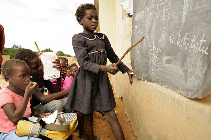 Aumento de casos de Covid-19 obriga Angola a encerrar o ano lectivo
