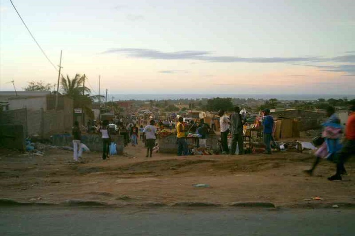 Com a Polícia a ver fumo: Moradores fogem do Belo Monte e abandonam suas casas