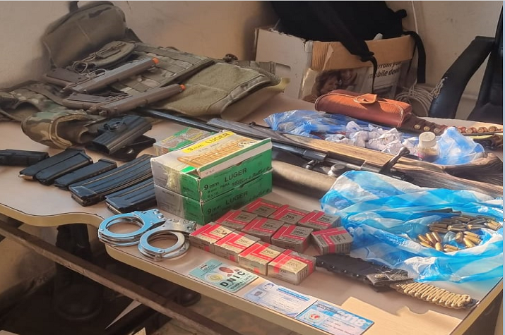 Detido falso polícia com várias armas e munições