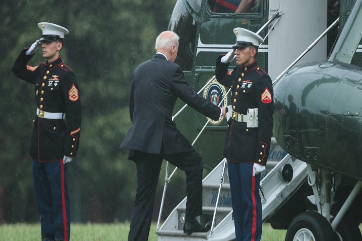 Biden rejeita pedido da UE e não vai adiar retirada total do Afeganistão