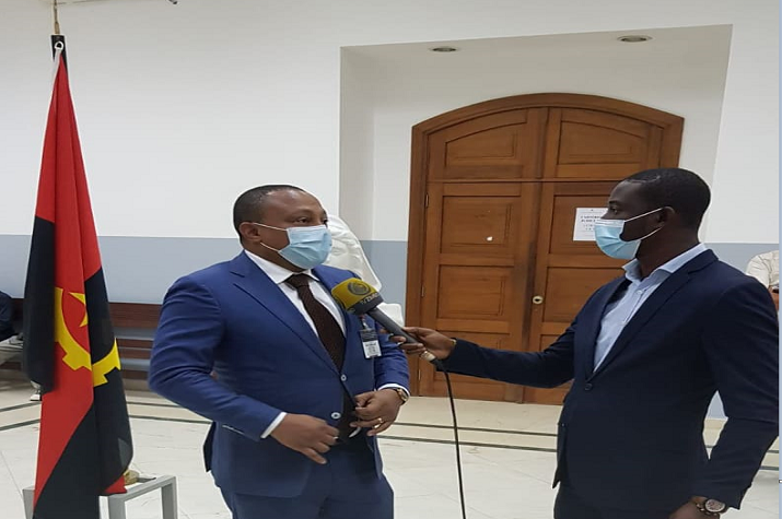 Jornalista angolano condenado a pagar cem milhões de kwanzas ao vice-procurador-geral da República