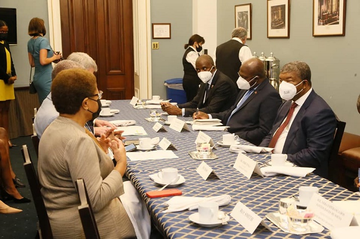 Angola estreita cooperação com os EUA