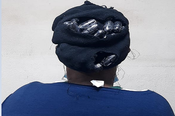 Detida cidadã no Aeroporto 4 de Fevereiro por tráfico de droga