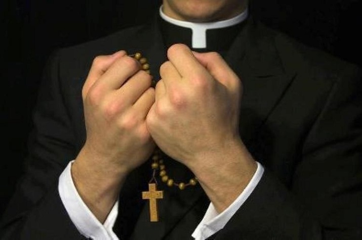 Mais de 300 mil crianças foram abusadas sexualmente por padres na Igreja Católica francesa
