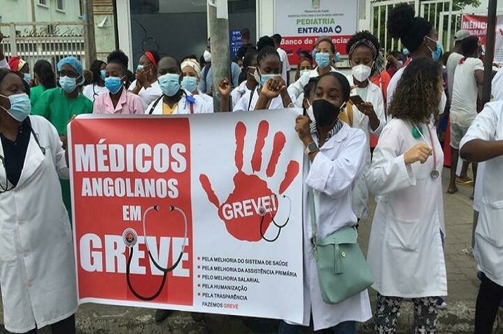 Greve na saúde: Médicos denunciam contratação de profissionais cubanos em substituição dos nacionais  
