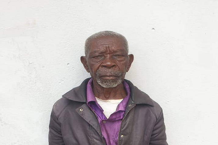 Detido ancião de 83 anos de idade que abusou sexualmente da neta de 10 anos