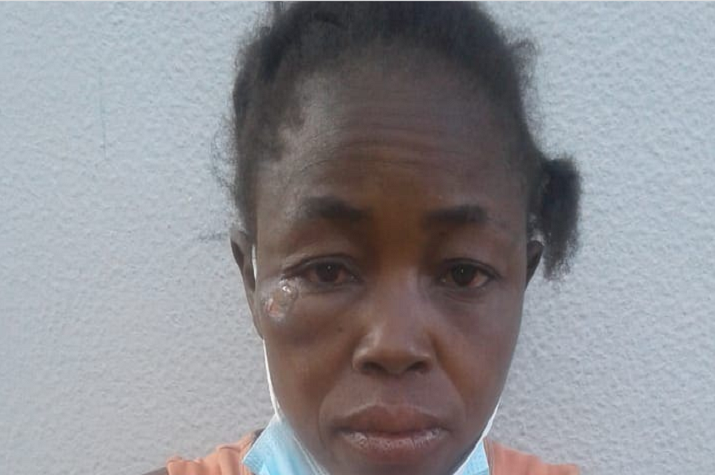 Cidadã mata filha de 1 ano à pancada porque a criança tardava a andar