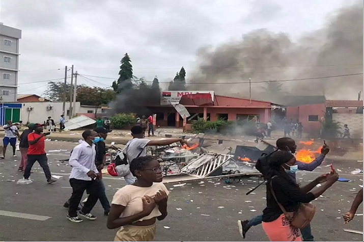 Vandalização "enriquece" discurso político em véspera de eleições em Angola