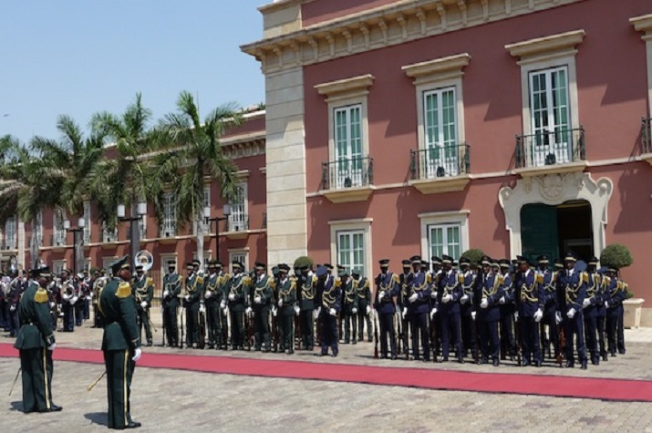 PR efectua mexidas nas FAA e Casa Militar