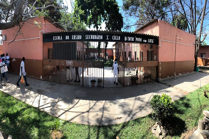 Caso “Povo em Luta”: Director-adjunto nunca foi detido e continua a dar aulas, polícia diz que académico está em fuga