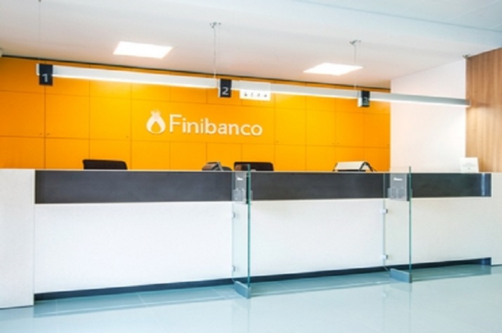 Marginais carregam 20 milhões de kwanzas durante assalto ao Finibanco em Luanda