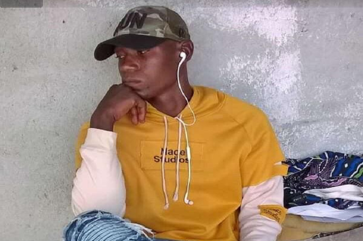 Suposto marginal acusado de assassinar jovem com faca no pescoço “vagueia” impune pelas ruas do Cazenga  