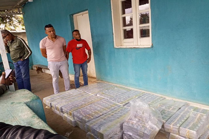 Coronel das FAA detido no Huambo em posse de 50 milhões de dólares falsos