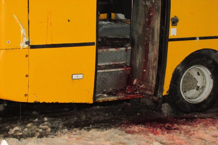 Pelo menos 26 mortos em acidente entre veículo ligeiro, autocarro e camião-tanque na Ucrânia