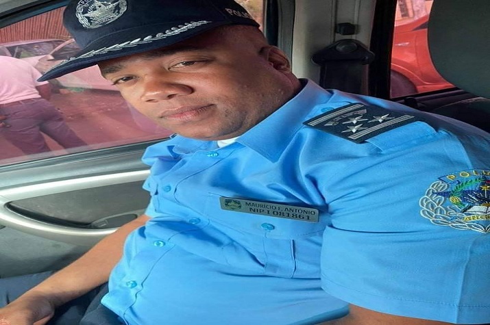 50 milhões de kwanzas podem expulsar superintendente-chefe  da Polícia Nacional