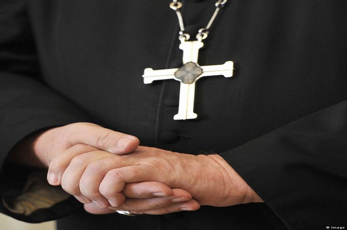 Abusos sexuais na Igreja Católica: maioria dos abusadores são padres mas também mulheres catequistas