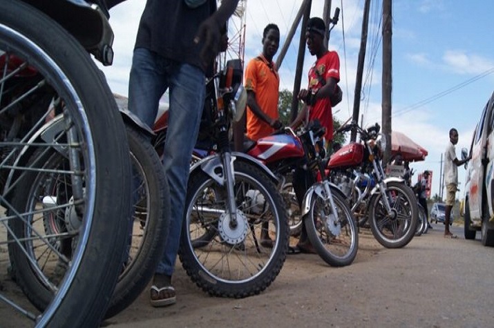 Refugiu-se na Esquadra: Jovem que liderou apedrejamento de mototaxista no Zango escapa a linchamento