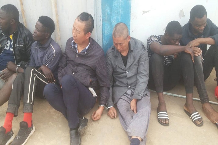 De Luanda para RDC: Detidos cidadãos nacionais e chineses por contrabando de alcatrão
