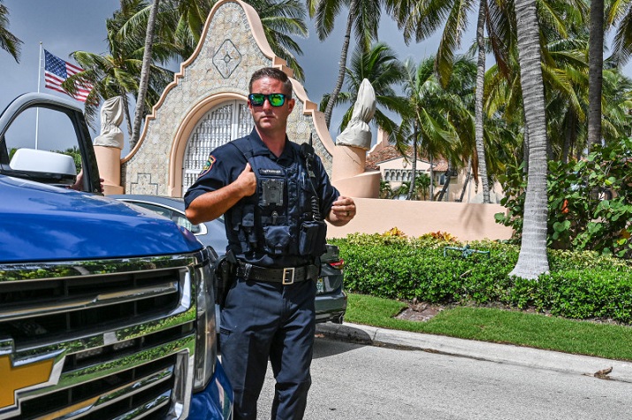 Buscas a casa de Trump põem Justiça na mira dos republicanos