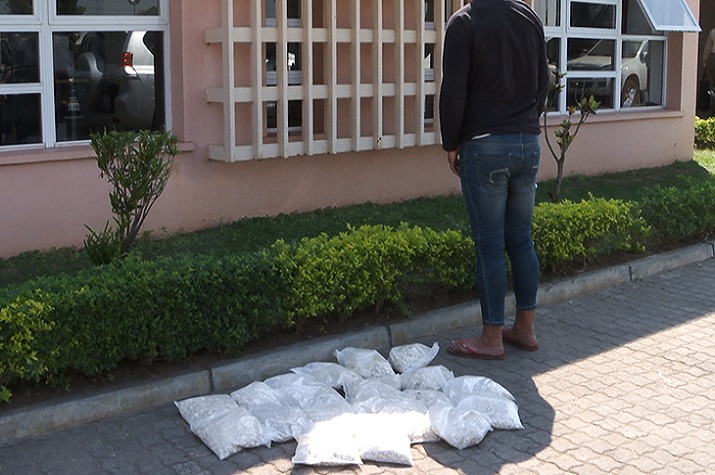 Sul-africano detido em Moçambique com 28 quilogramas de droga
