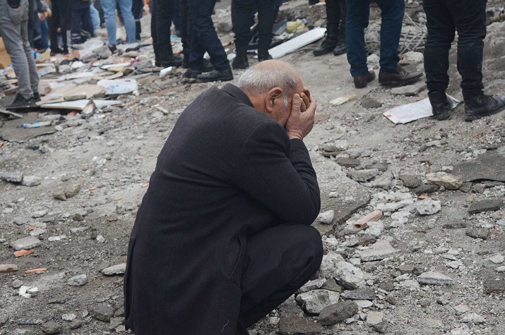 Tragédia: Número de mortos no sismo na Turquia e Síria ultrapassa os 4.300