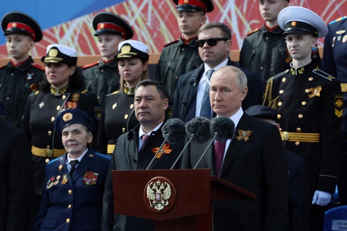 Putin acusa Ocidente de iniciar "uma verdadeira guerra" contra a Rússia e de fazer da Ucrânia "refém" de um "plano cruel e egoísta"