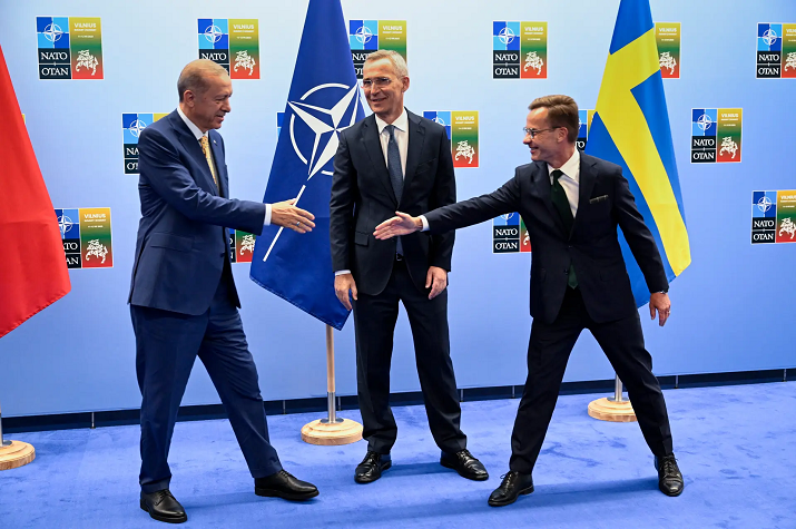 Cimeira da NATO arranca hoje centrada na guerra e na adesão da Suécia