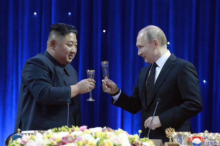 Putin e Kim Jong-un reforçam cooperação estratégica “para frustrar ameaça militar imperialista”