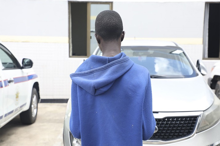 por causa de 1500 Kwanzas: Adolescente mata idosa e coloca o corpo numa arca