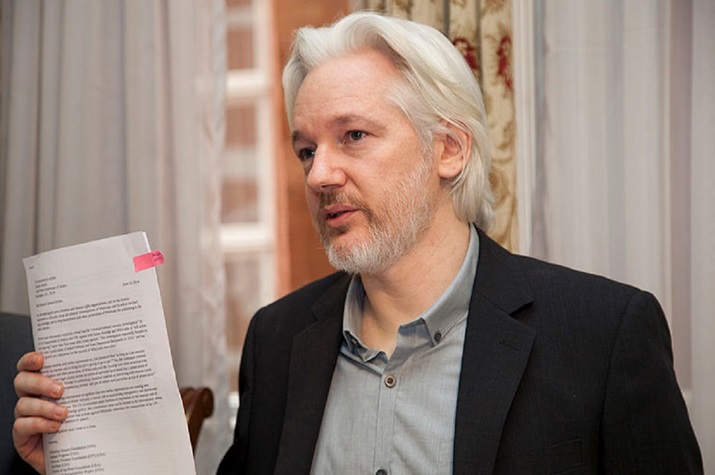 Jornalista Julian Assange faz acordo com os EUA e deixa a prisão após mais de cinco anos em cadeia de segurança máxima