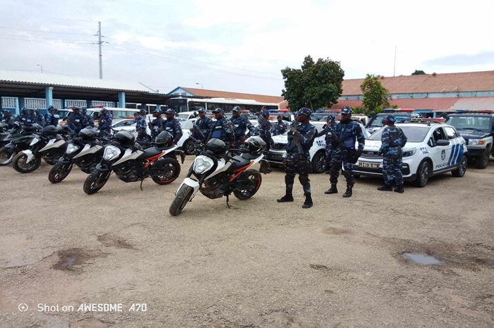 "Operação Natal Seguro": Mais de 80 mil efectivos patrulham ruas de Angola para assegurar a quadra festiva