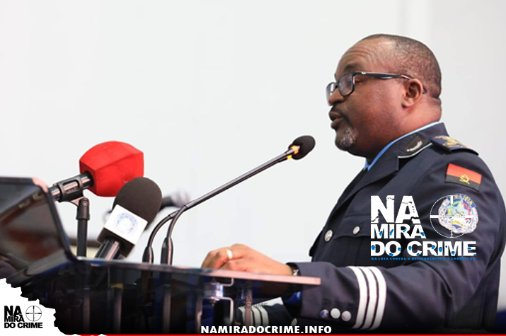 Comandante Geral da Polícia Nacional "passa receita" para anular confusão durante a paralisação dos serviços de táxi