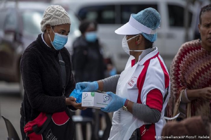 Um ano de pandemia. De 120 mil para 120 milhões de infetados e a humanidade confinada