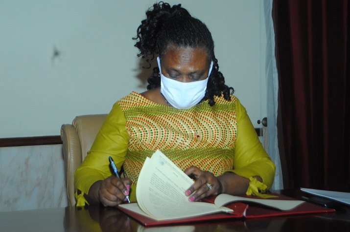 URGENTE: Governadora de Luanda afasta administradores municipal e distritais