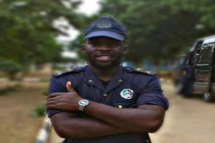 Agente da Polícia morto a tiro por marginais a escassos metros da sua unidade