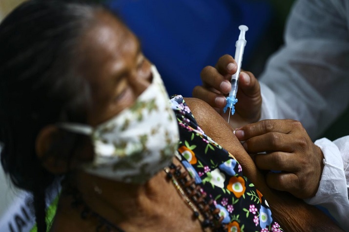 Covid: 19: Países Baixos suspendem vacina da AstraZeneca administrada em Angola