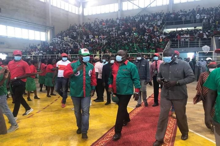 Demostração de força: Adriano Sapiñala agita política em Benguela