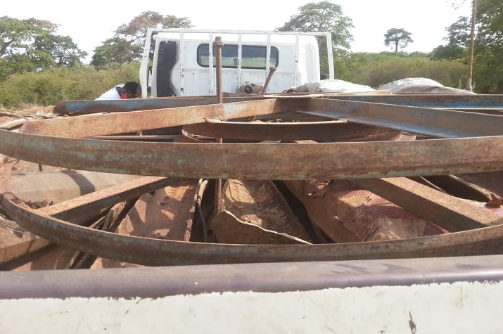 Cuanza Norte: Apreendida carrinha que transportava 34 carris dos Caminhos-de-ferro de Luanda