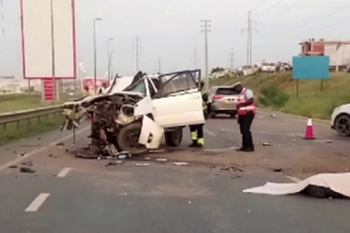 Capotamento de carrinha faz um morto e 26 feridos