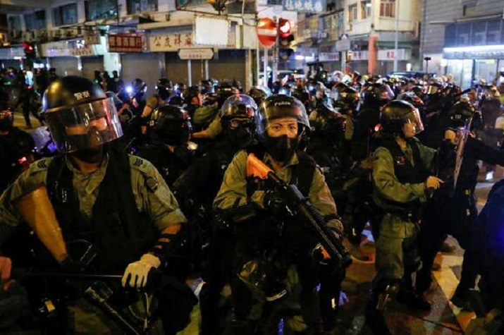 Polícia justifica reação por elevada violência dos manifestantes em Hong Kong