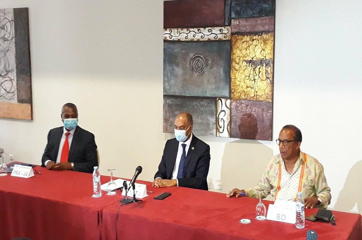 Ataque ao poder: Adalberto, Chivukuvuku e Justino juntam-se contra o MPLA