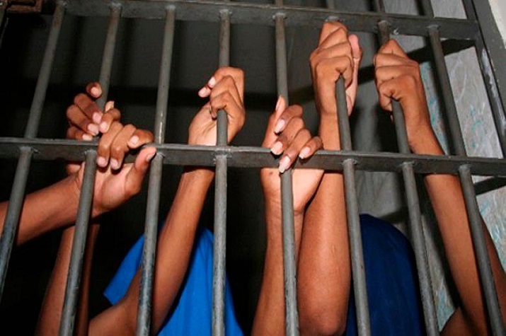 Cidadão de 20 anos detido por violar sexualmente a sua irmã de 11 anos de idade