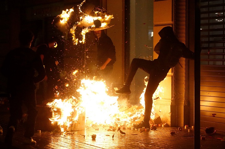 Mais uma noite de caos no centro de Barcelona