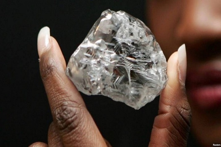 Governo abre hoje o concurso para minas de diamantes, ferros e fosfatos