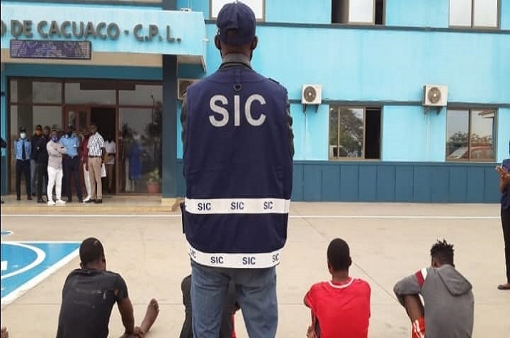 Celas do Comando Municipal de Cacuaco rebentam pelas costuras